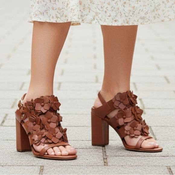 Tory Burch Blossom Sandals 3D in Royal Tan brown Leather flowers Sz 7.5 - Picture 1 of 15